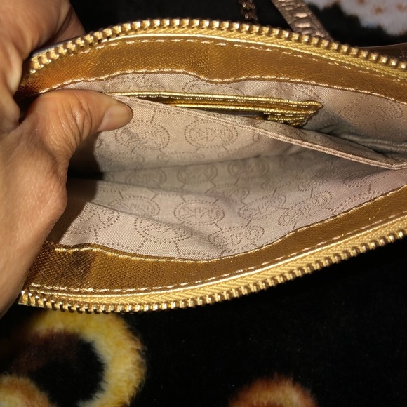 Mk cross body gold chain - Picture 7 of 8